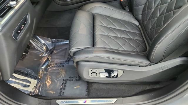 Used 2024 BMW X7 xDrive40i w/ M Sport Package image 38
