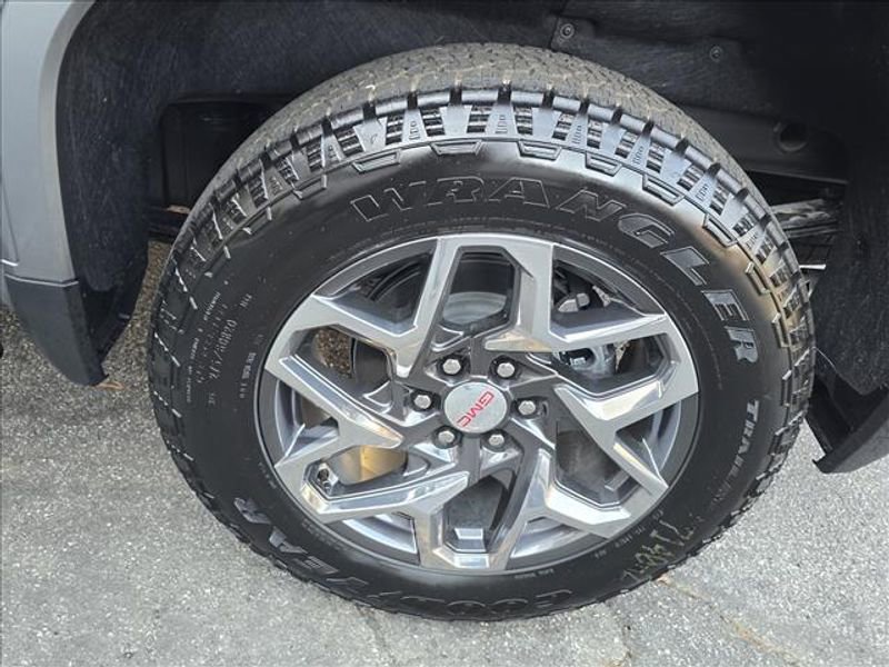 New 2026 GMC Sierra 1500 SLT w/ SLT Premium Plus Package image 7