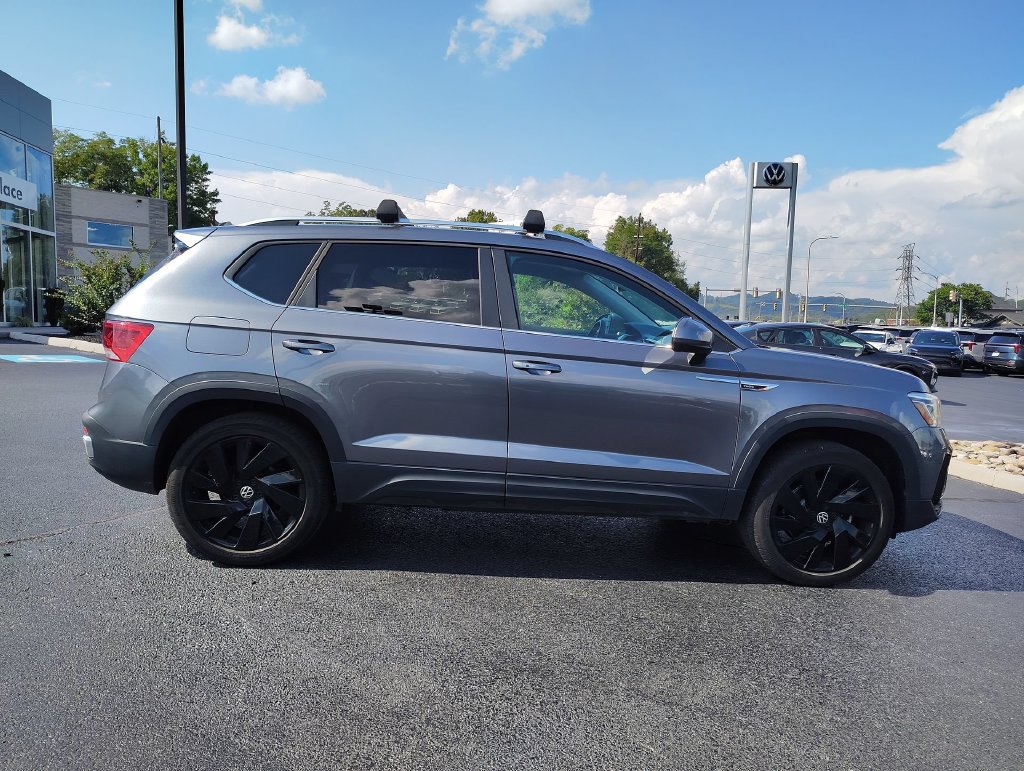 Certified 2024 Volkswagen Taos SEL AWD/4WD image 4