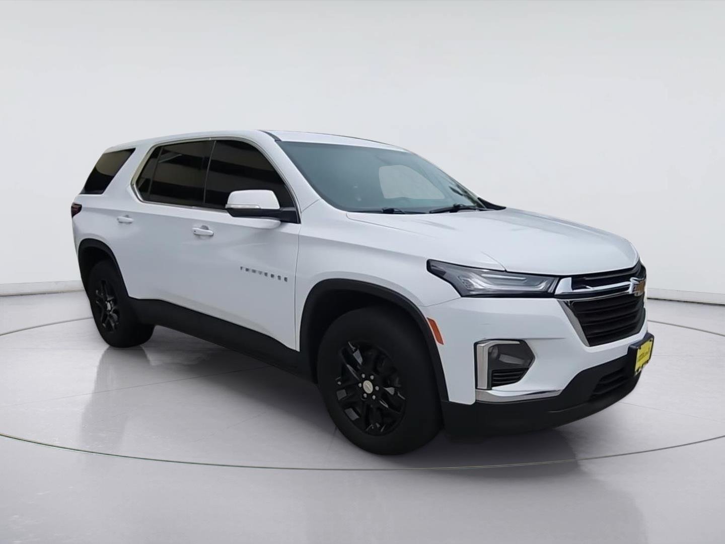Used 2024 Chevrolet Traverse LS w/ Safety Package FWD image 2