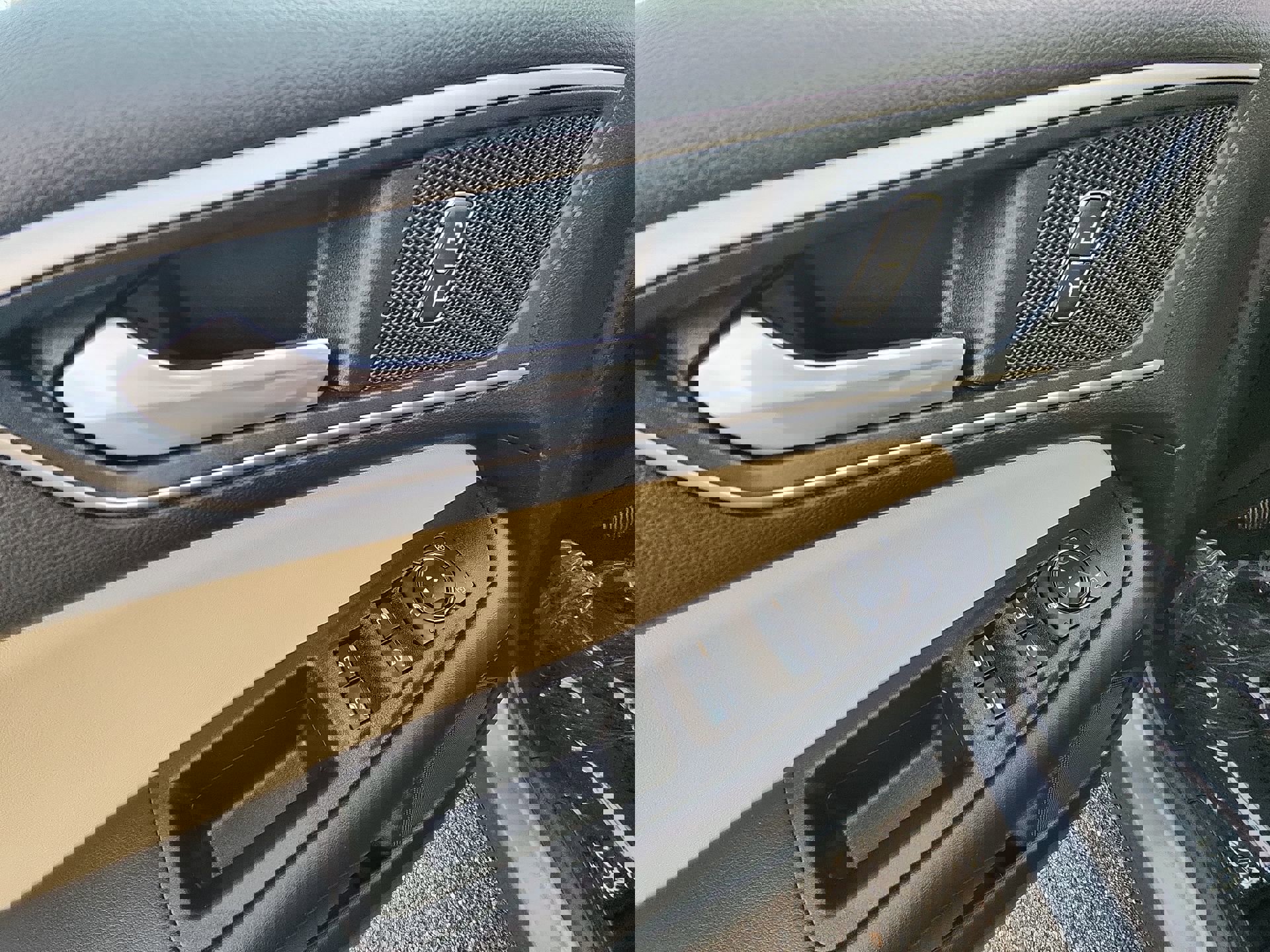 Used 2024 Ford Edge SEL w/ Convenience Package image 15