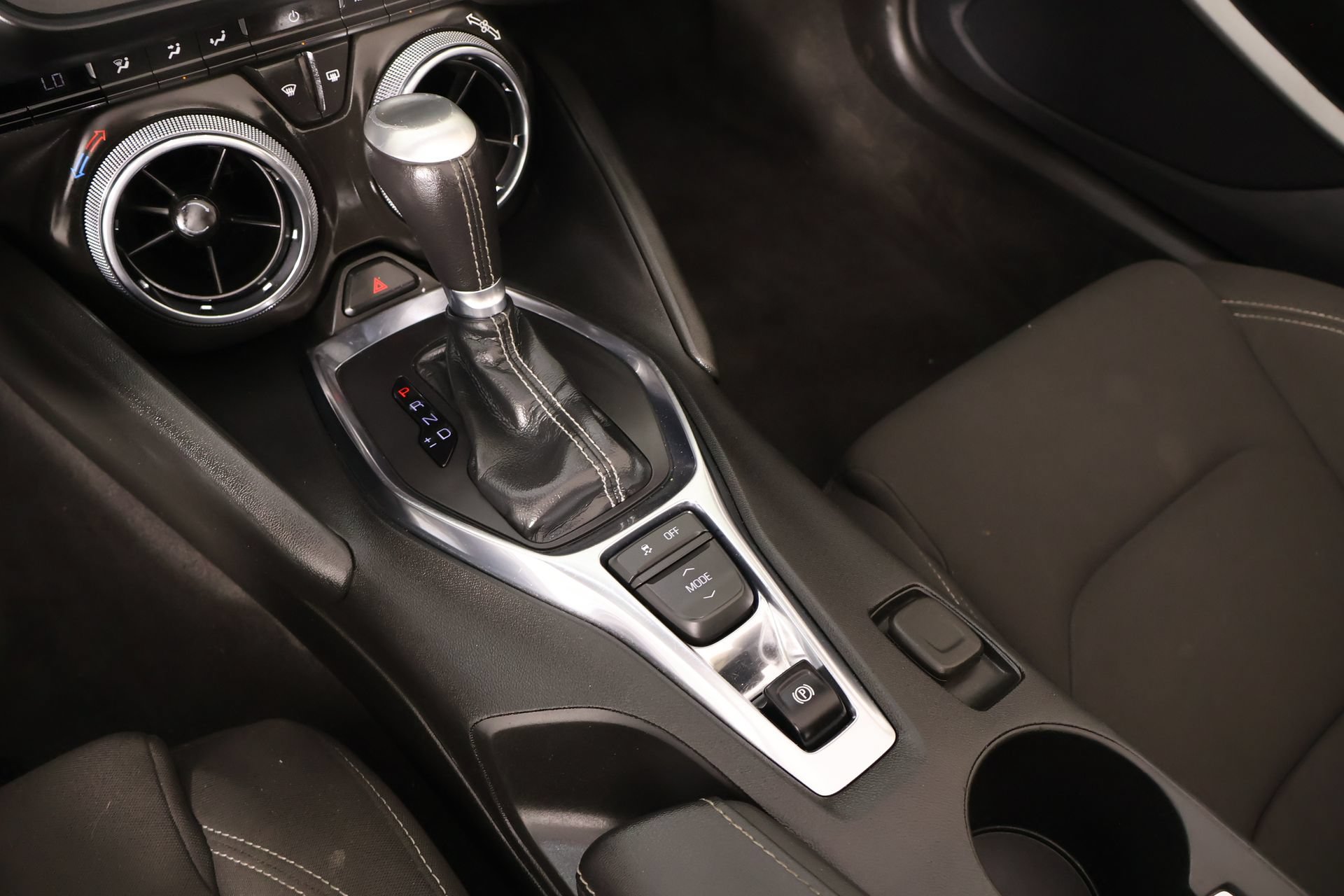 Used 2023 Chevrolet Camaro LT RWD image 7