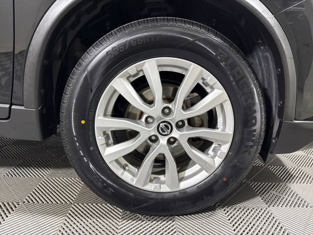 Used 2019 Nissan Rogue SV image 11