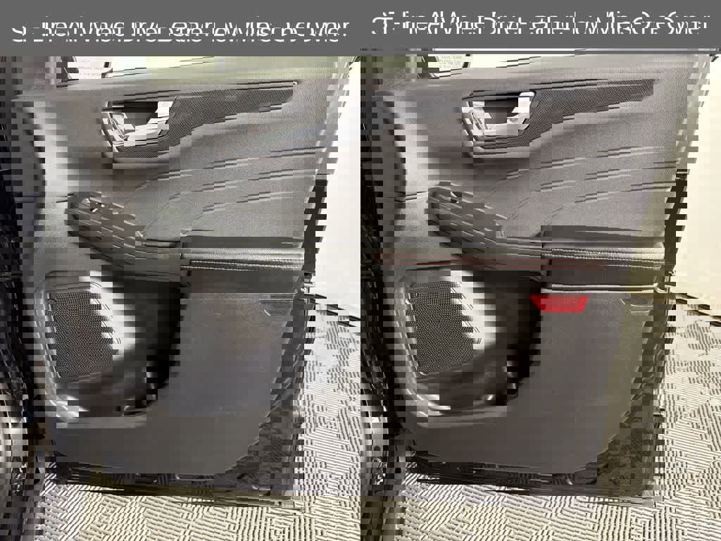 Used 2025 Ford Escape ST-Line image 23