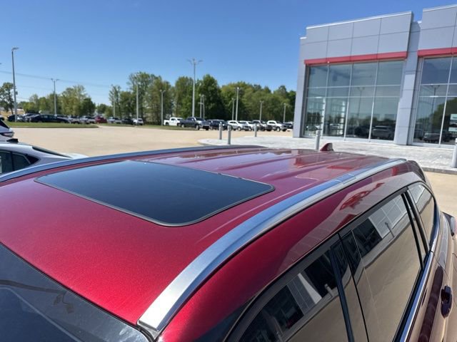 Used 2021 Toyota Highlander Limited AWD/4WD image 3