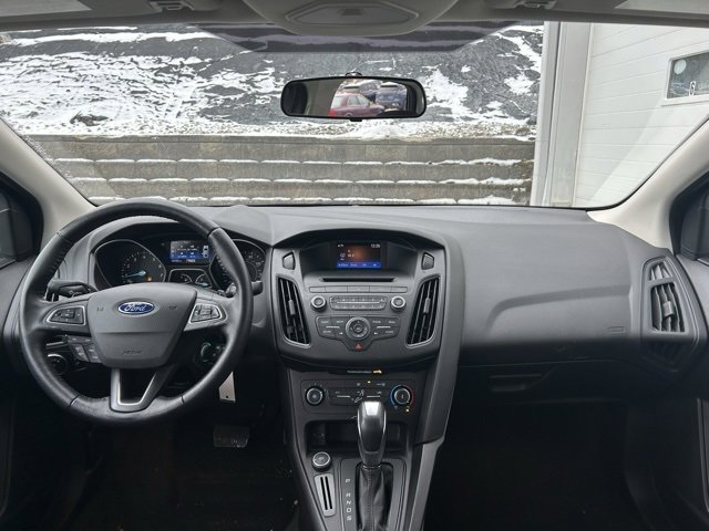 Used 2016 Ford Focus SE w/ SE Sport Package image 10