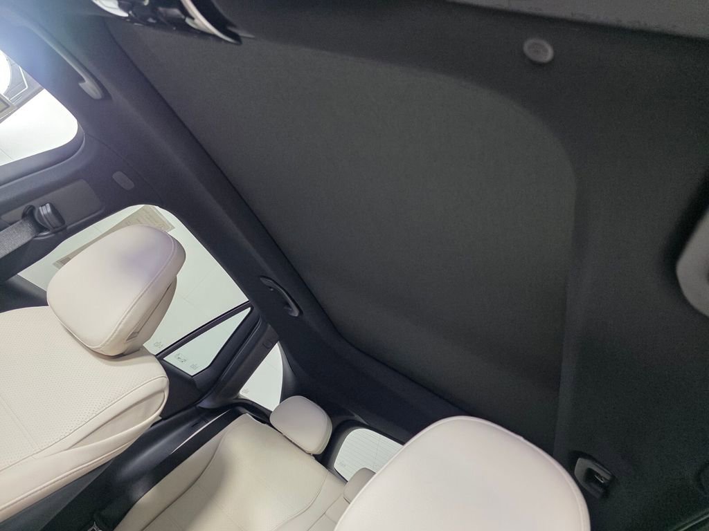 New 2026 Mercedes-Benz GLC 300 image 9