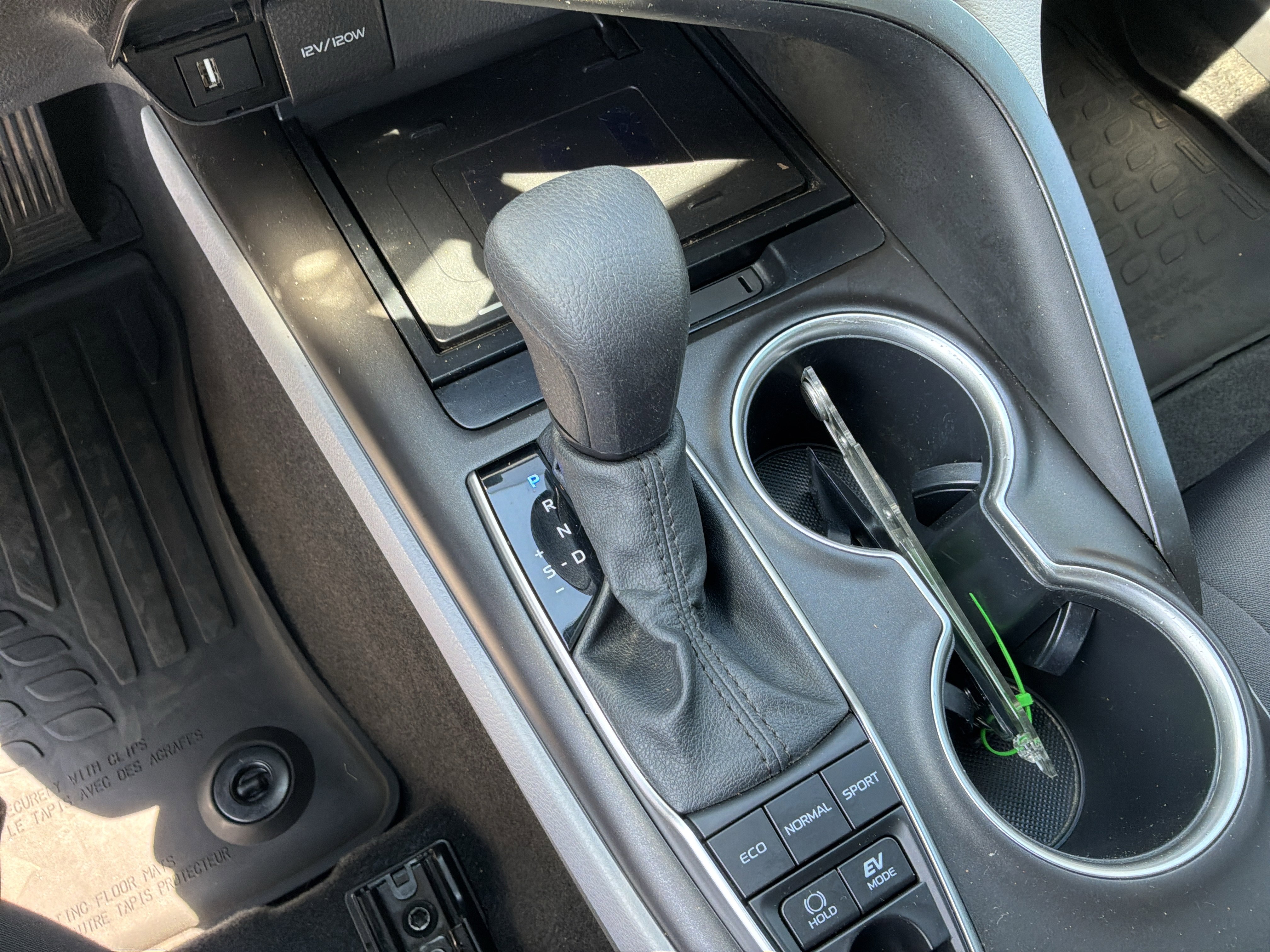 Used 2021 Toyota Camry LE image 26