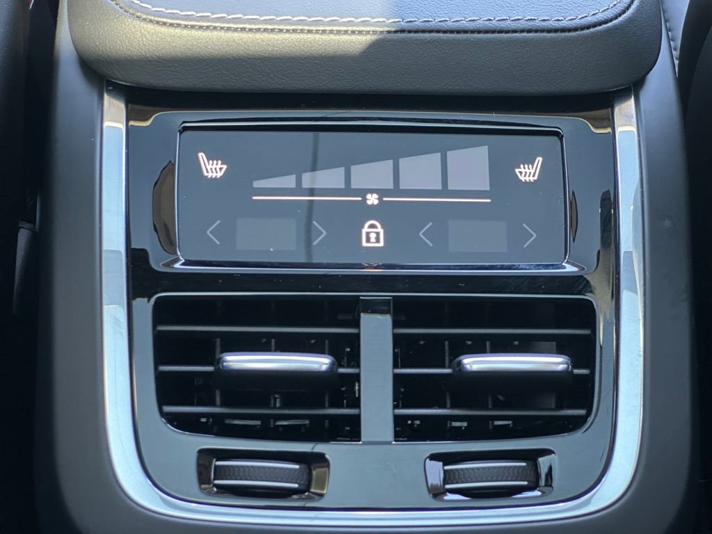 Used 2025 Volvo XC90 T8 Ultra w/ Protection Package Premier image 25