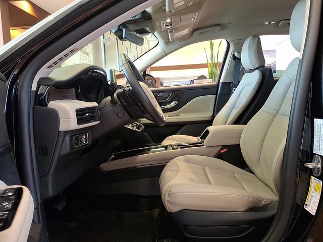 New 2026 Lincoln Corsair Reserve w/ Towing Package AWD/4WD image 6