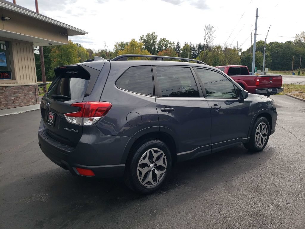 Used 2021 Subaru Forester Premium AWD/4WD image 7