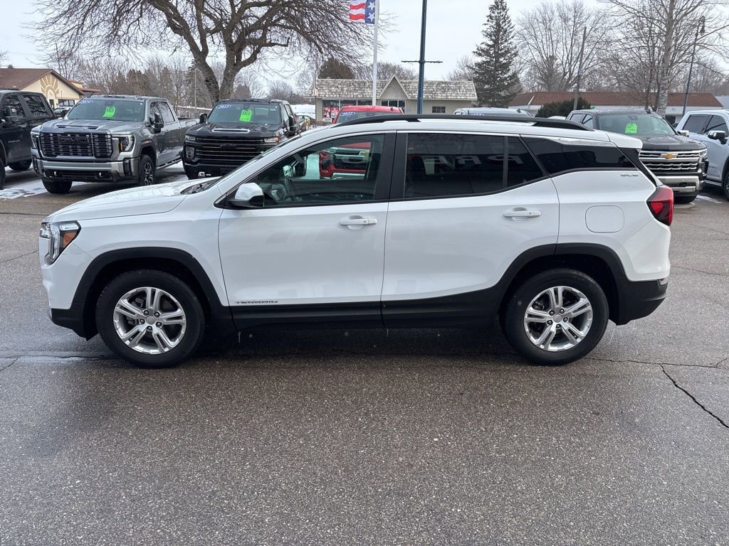 Used 2022 GMC Terrain SLE w/ Driver Convenience Package image 8