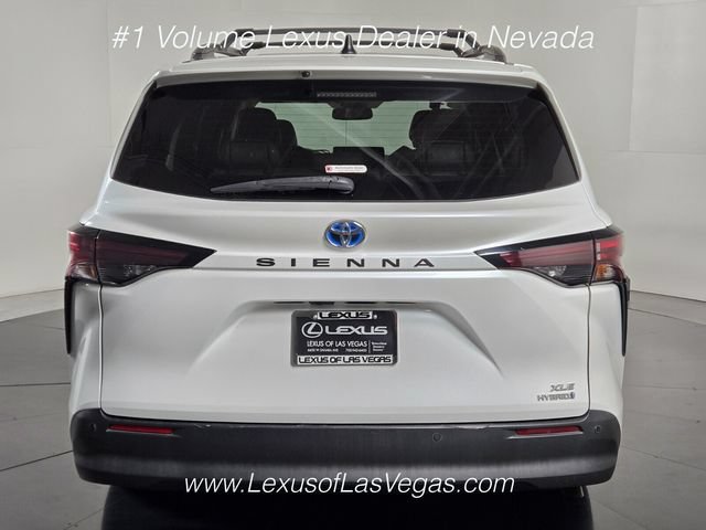 Used 2023 Toyota Sienna XLE FWD image 5
