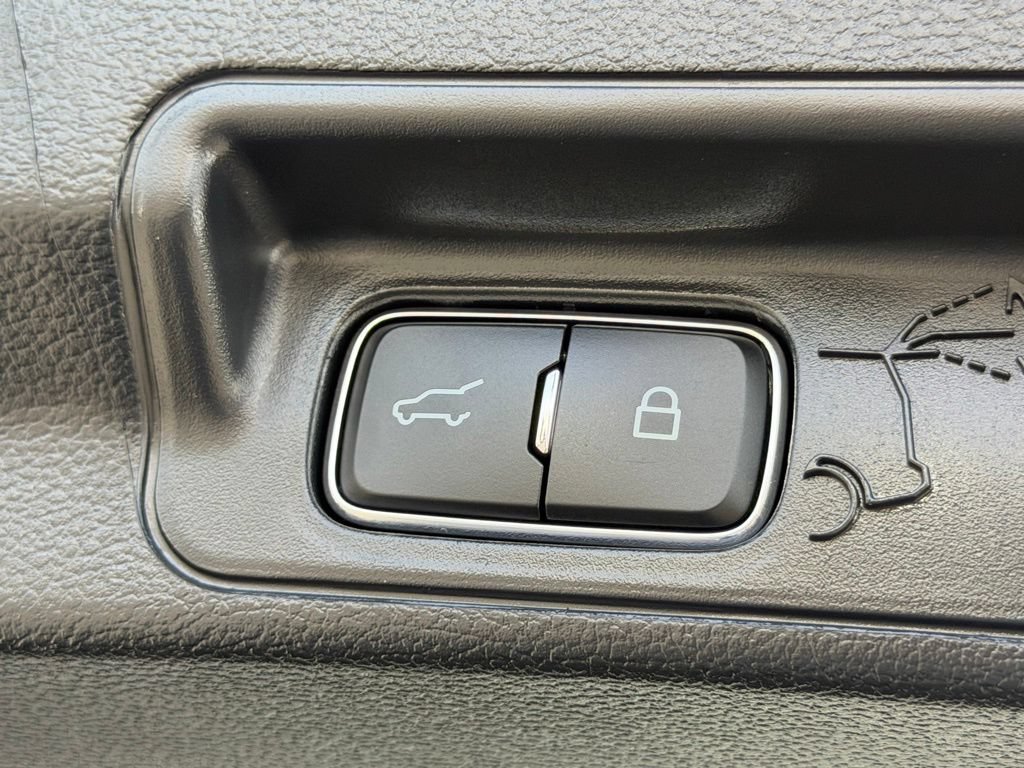 Used 2026 Ford Explorer Active RWD image 17