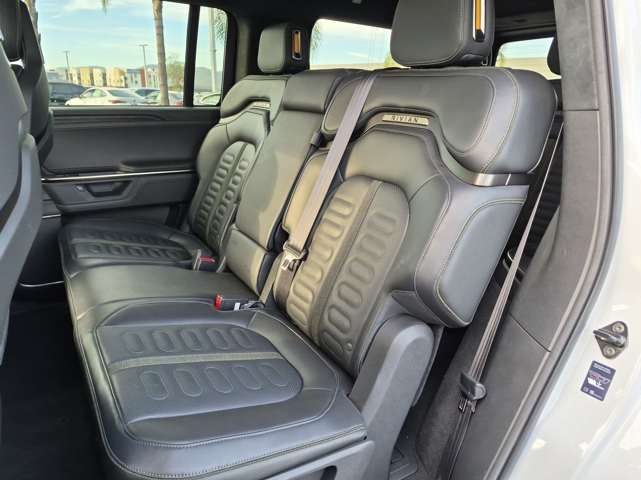 Used 2025 Rivian R1S Adventure AWD/4WD image 30
