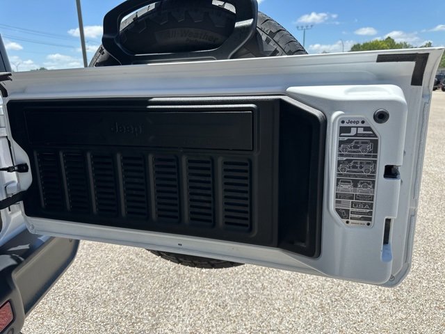 Certified 2024 Jeep Wrangler Sport S image 36