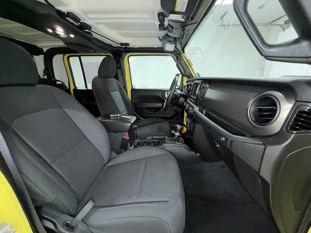 Used 2023 Jeep Gladiator Sport AWD/4WD image 18
