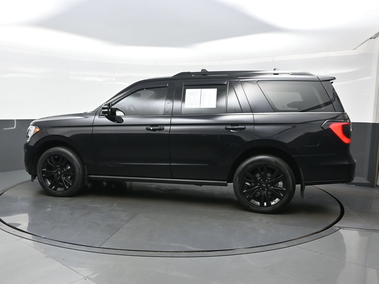 Used 2021 Ford Expedition Platinum AWD/4WD image 3