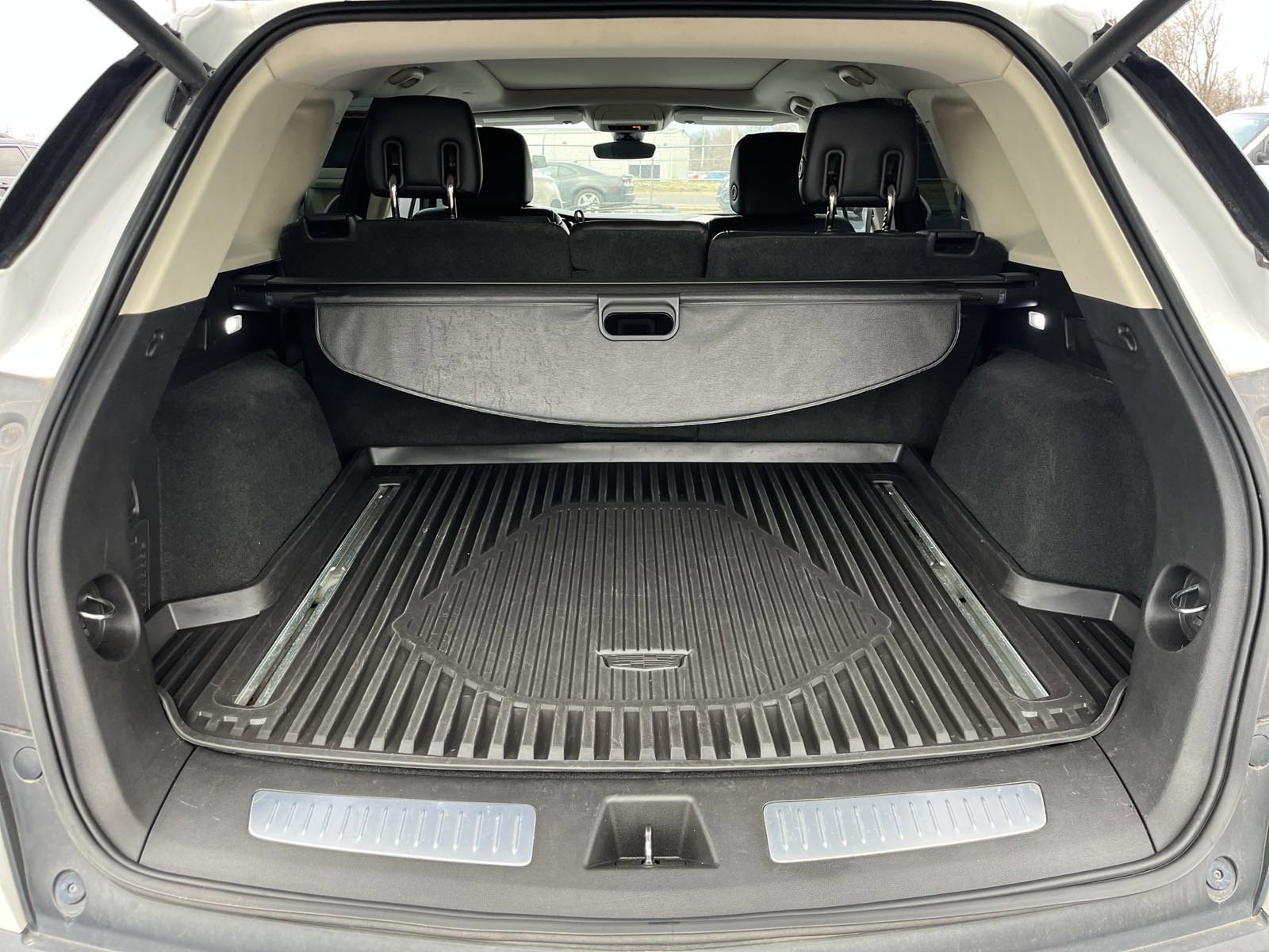 Used 2018 Cadillac XT5 Luxury w/ Driver Awareness Package image 14