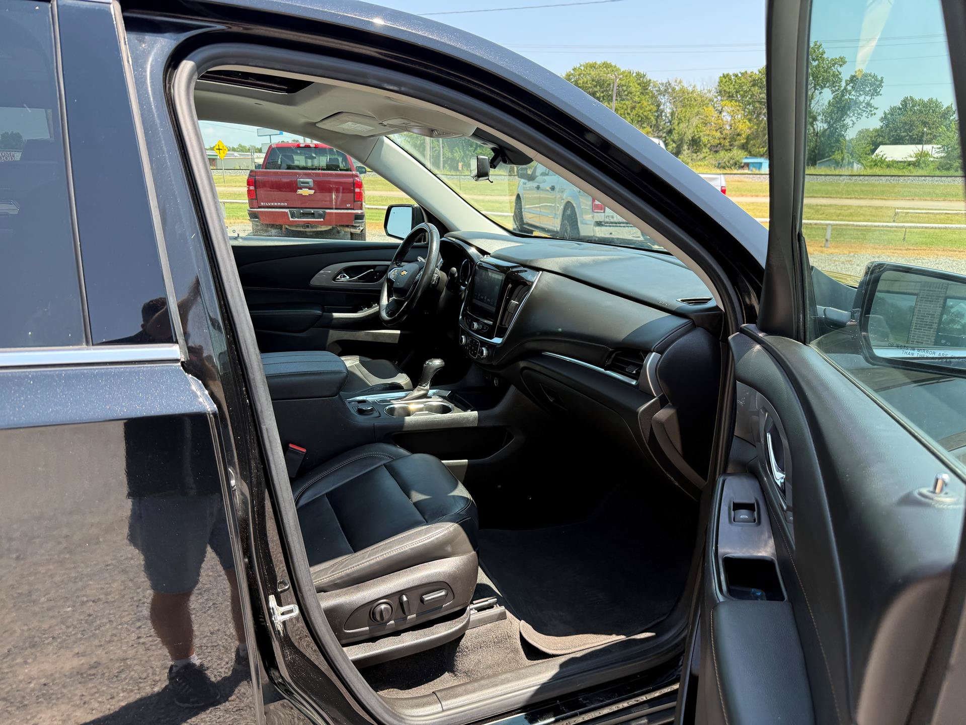 Used 2019 Chevrolet Traverse LT w/ LT Premium Package FWD image 21