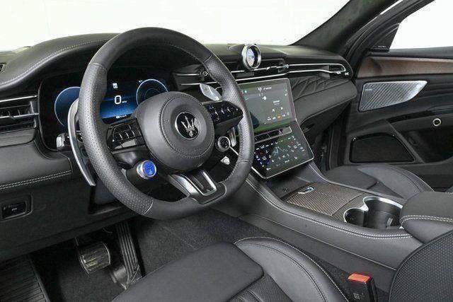 New 2025 Maserati Grecale Folgore AWD/4WD image 4