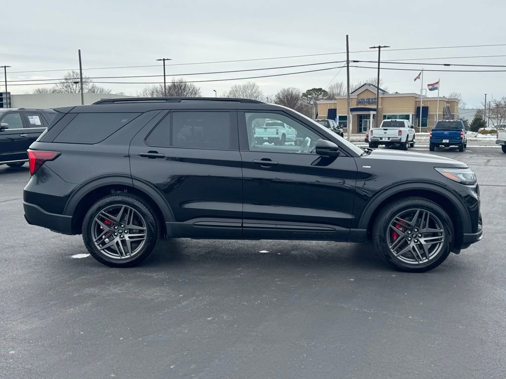 Used 2025 Ford Explorer ST-Line w/ ST-Line Street Pack image 22