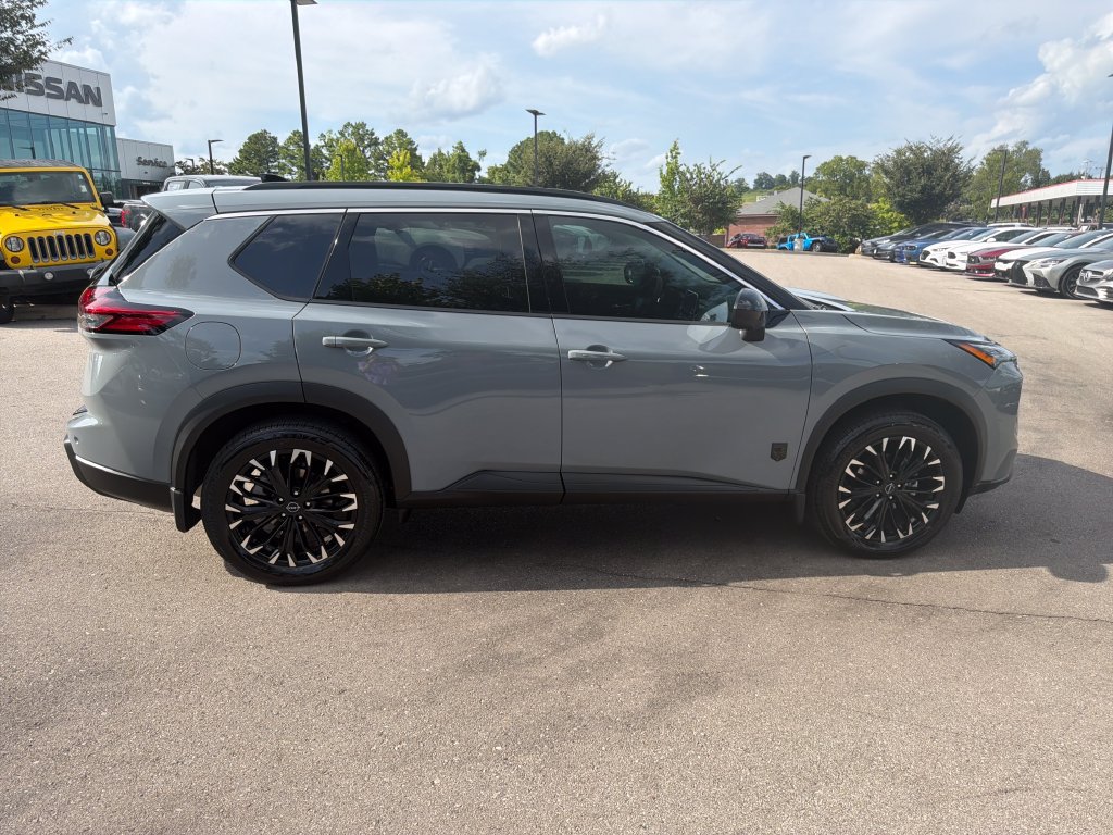Used 2026 Nissan Rogue Dark Armor FWD image 8