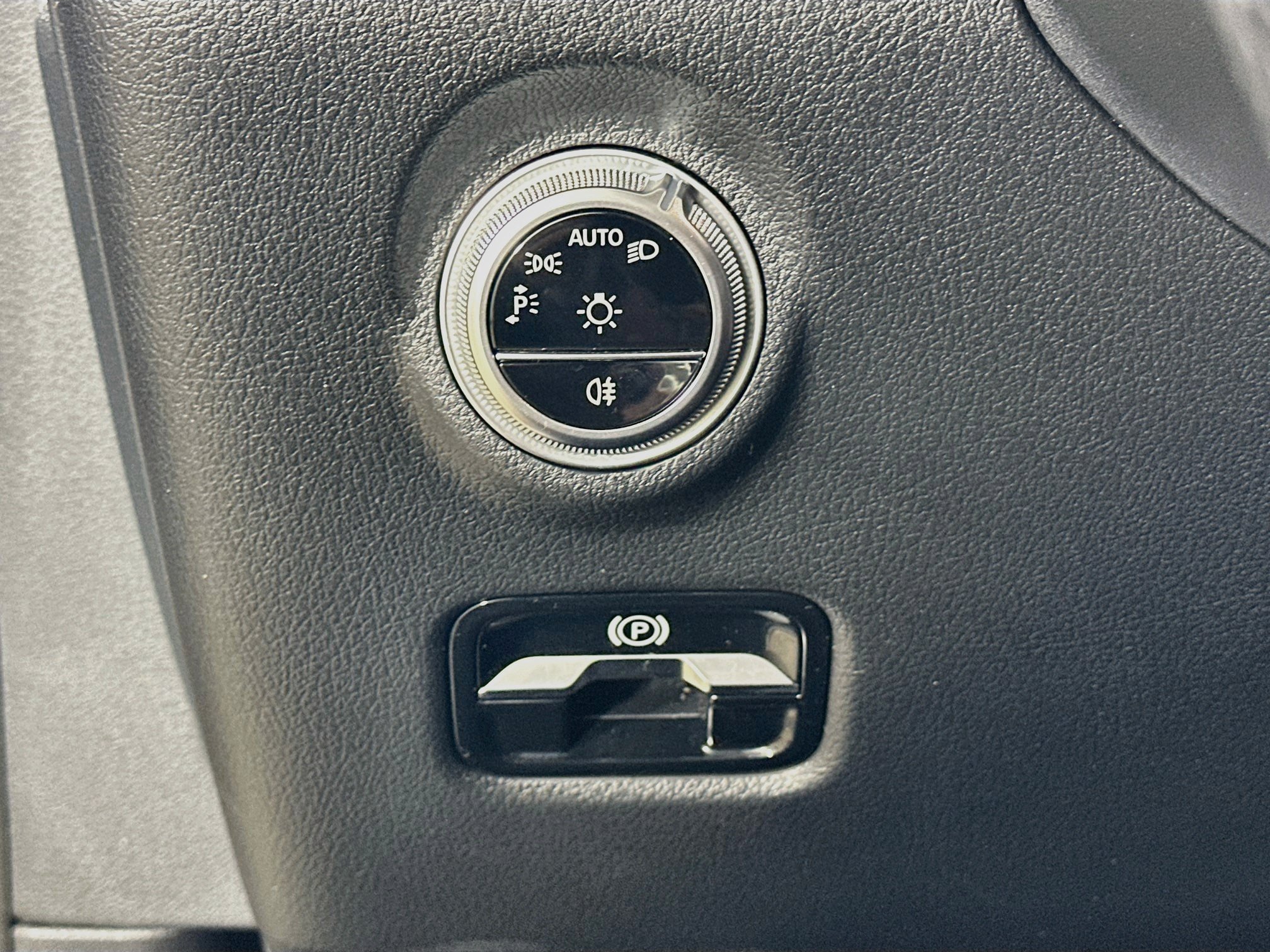 Certified 2023 Mercedes-Benz C 300 4MATIC Sedan image 10