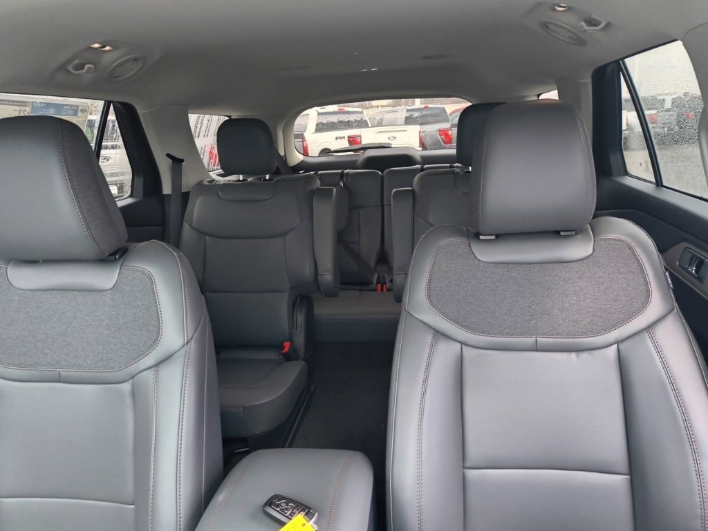 New 2026 Ford Explorer Active w/ Active Comfort Package image 18