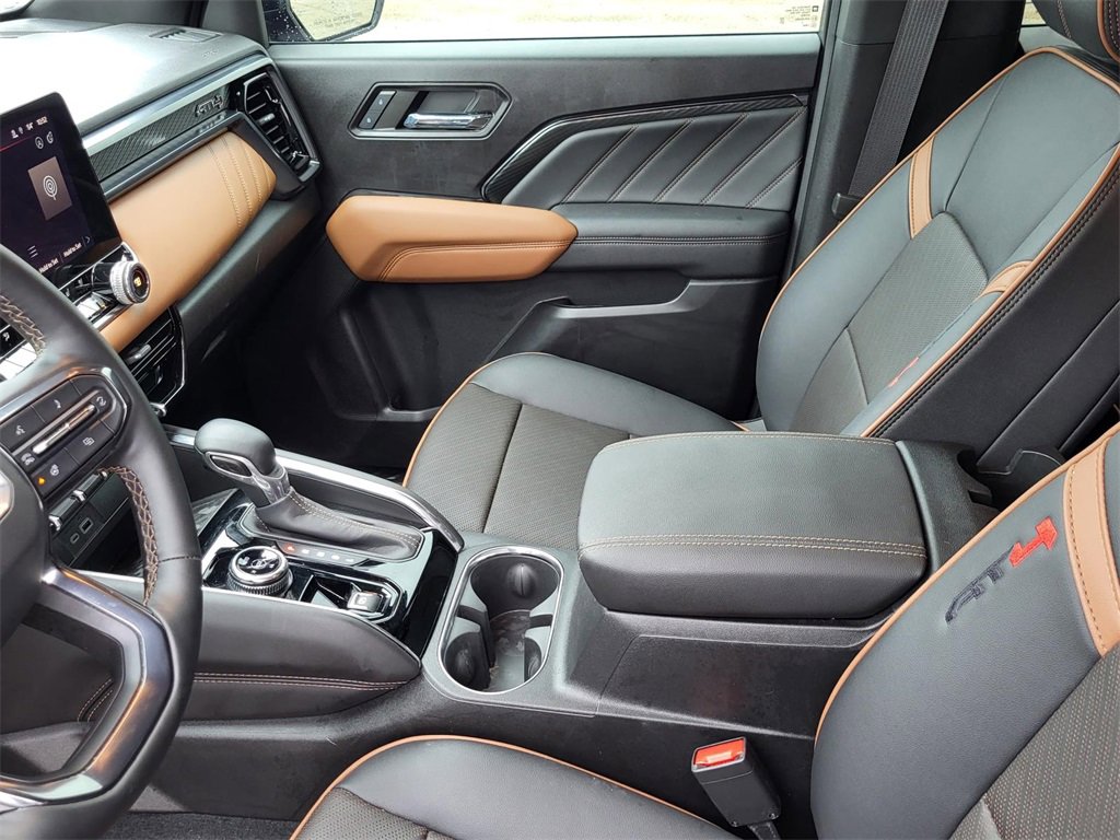 Used 2024 GMC Canyon AT4 w/ AT4 Premium Package image 29