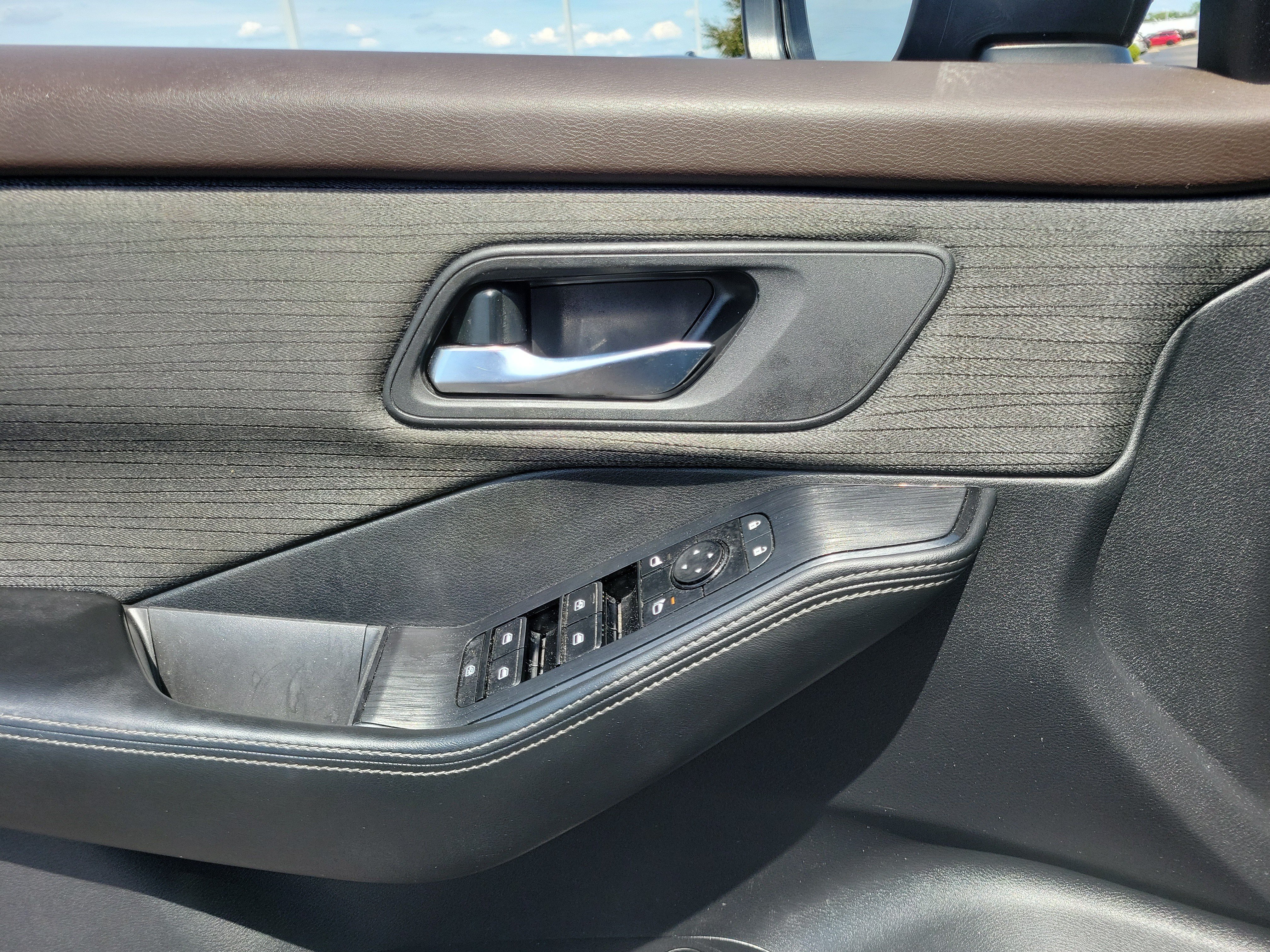 Certified 2023 Nissan Rogue SV AWD/4WD image 17