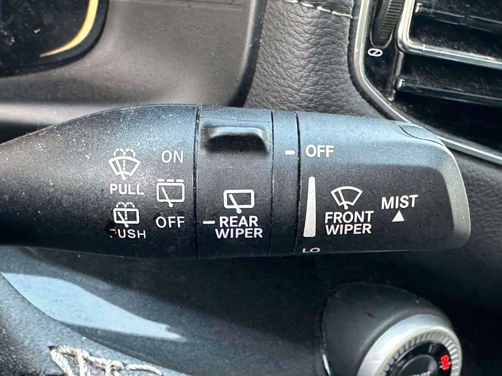 Used 2024 Jeep Wagoneer 4WD w/ Premium Group I image 23