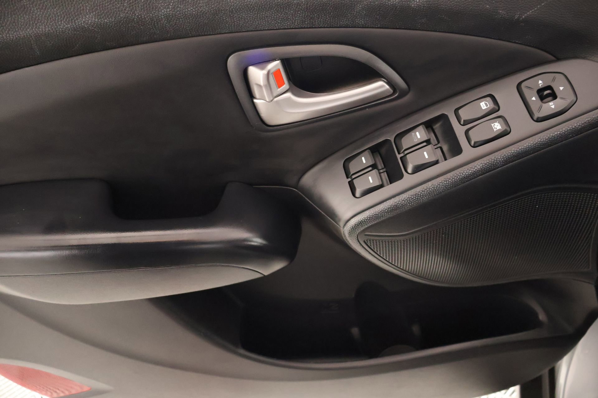 Used 2013 Hyundai Tucson Limited w/ Premium Pkg FWD image 17