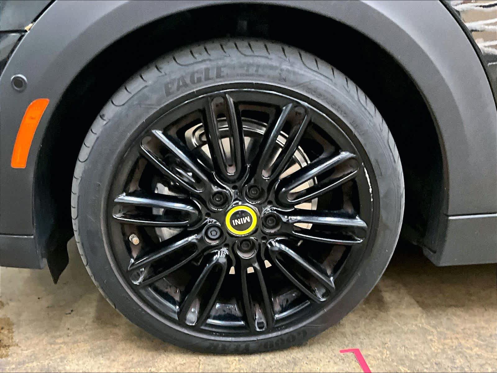 Used 2024 MINI Cooper SE FWD image 12