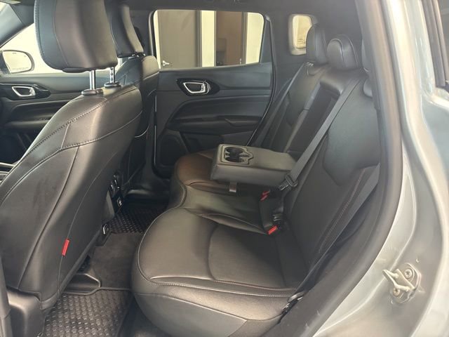 Used 2025 Jeep Compass Trailhawk AWD/4WD image 20