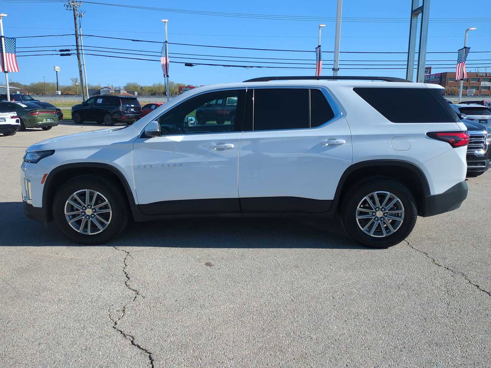 Used 2023 Chevrolet Traverse LT image 5