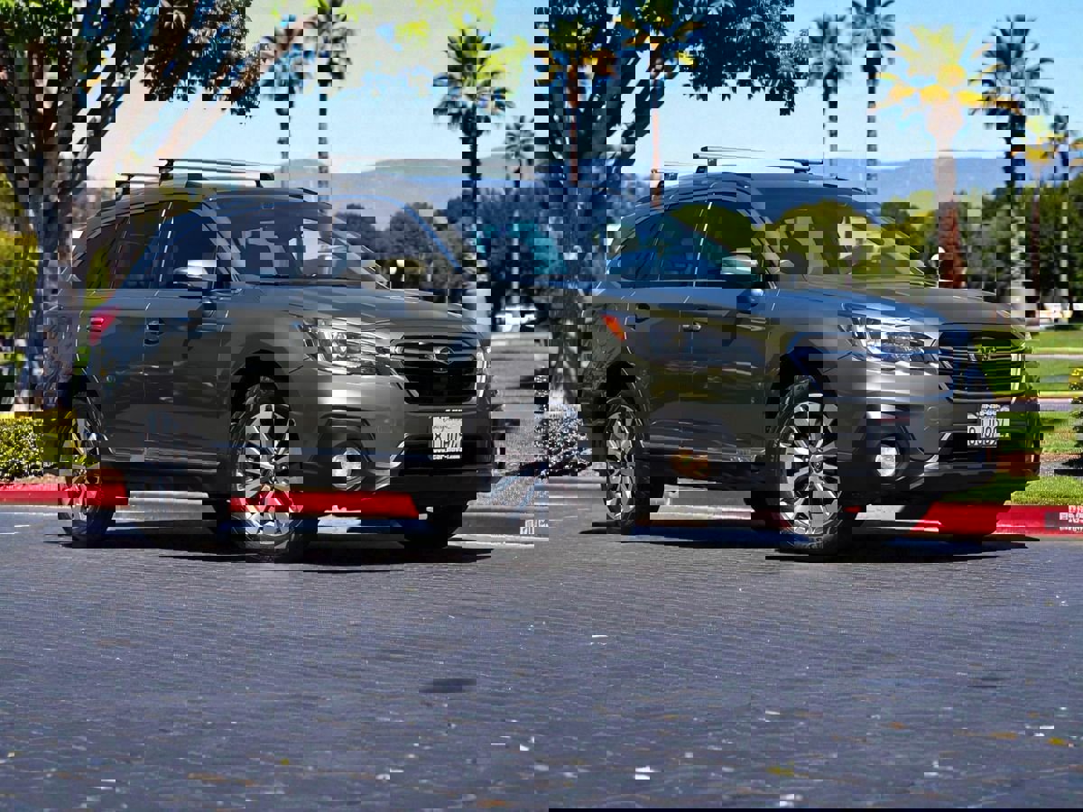 Used 2019 Subaru Outback 3.6R Touring w/ Popular Package #3A image 2