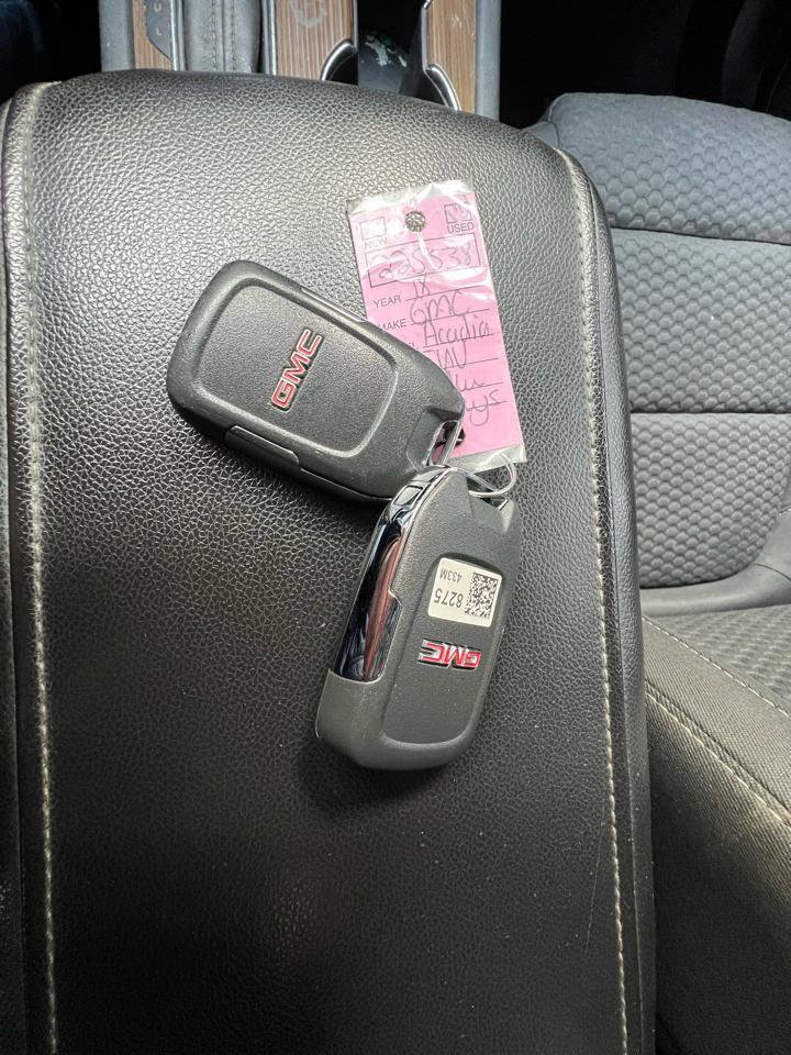Used 2018 GMC Acadia SLE image 19