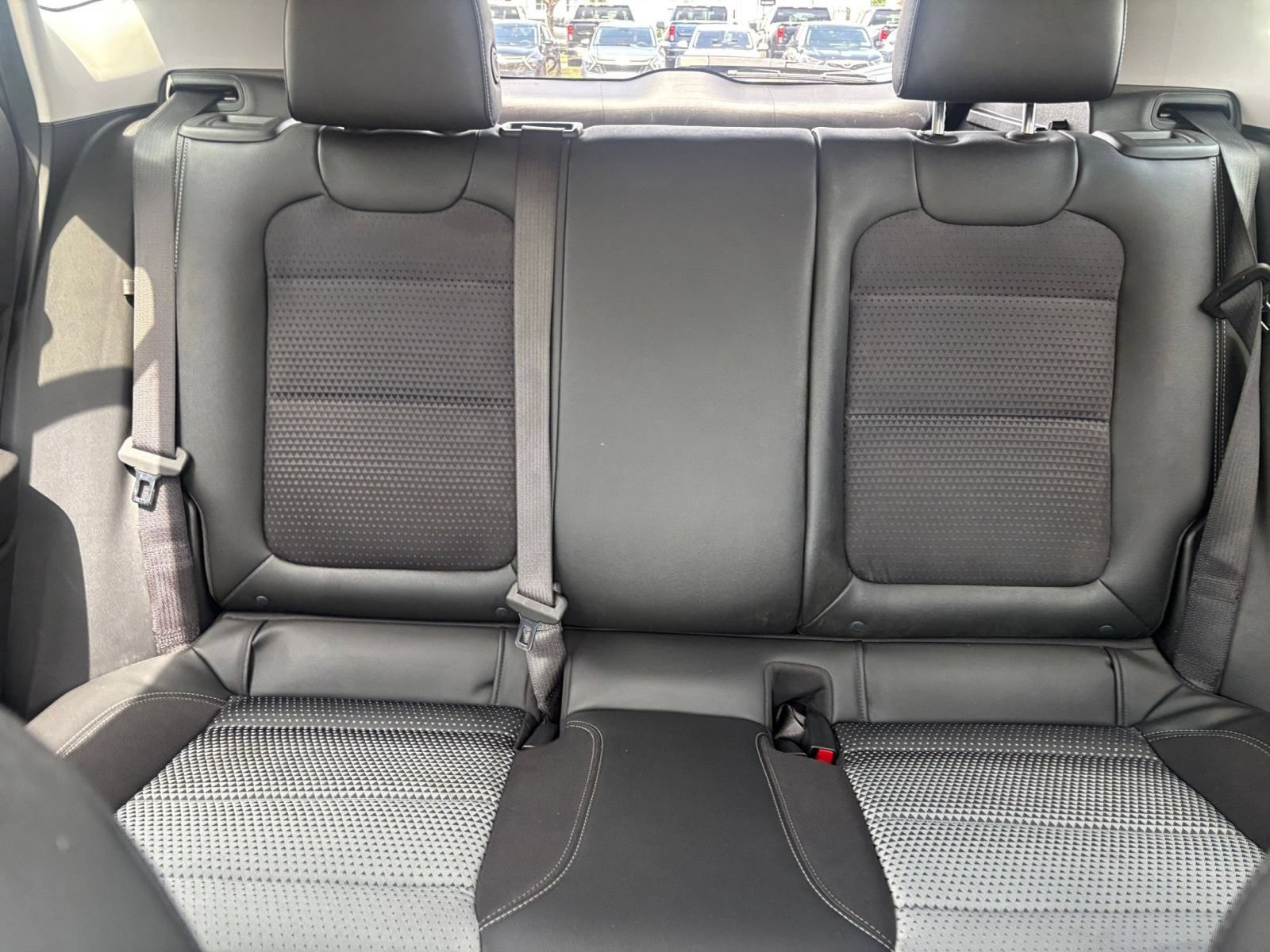 Used 2025 Chevrolet Trax LT FWD image 37