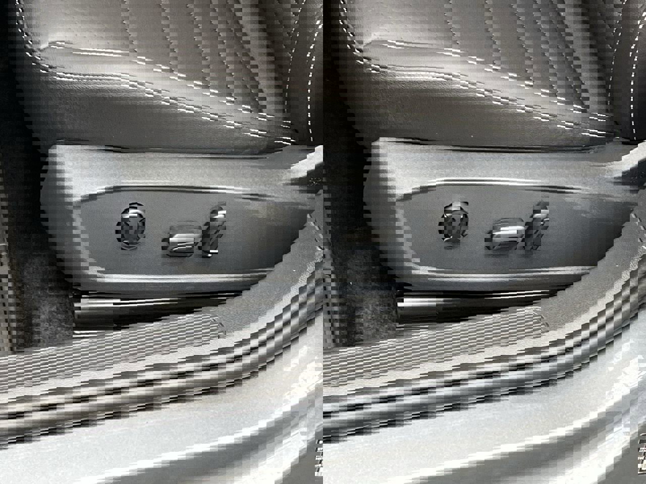 Used 2024 Volkswagen Jetta SE w/ Panoramic Sunroof Package image 11