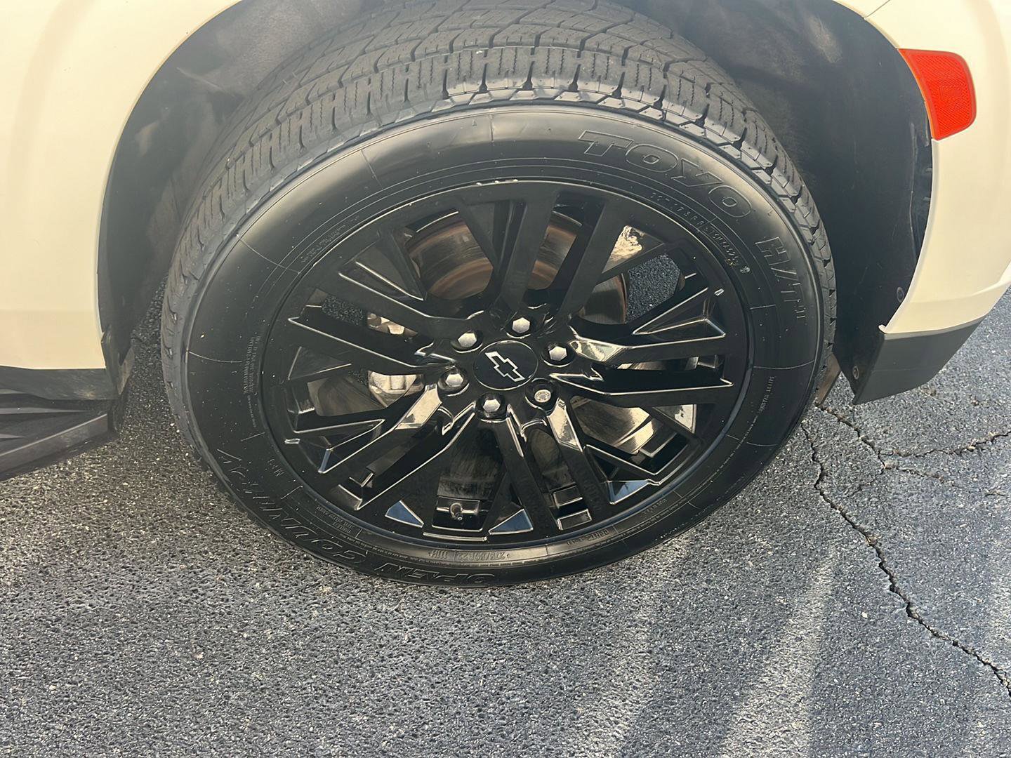 Used 2023 Chevrolet Tahoe Premier AWD/4WD image 44