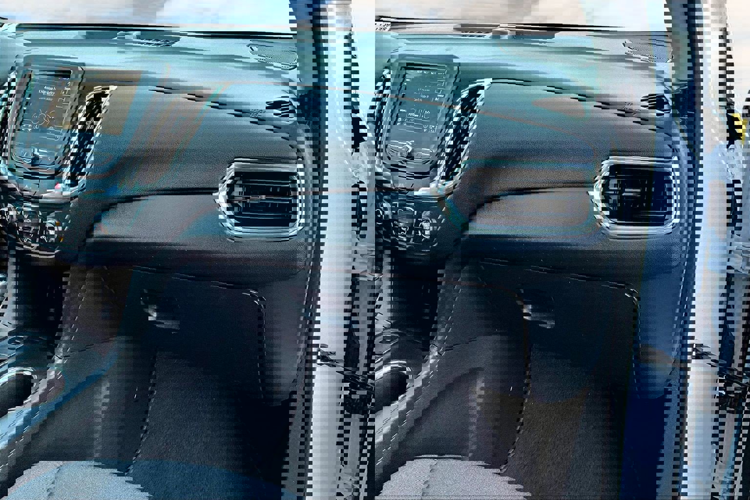 Used 2019 Chevrolet Equinox LT image 18