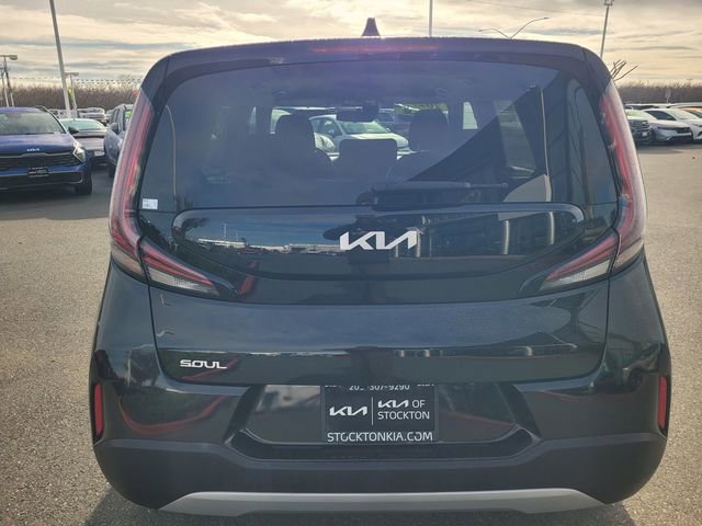 Used 2023 Kia Soul LX image 5