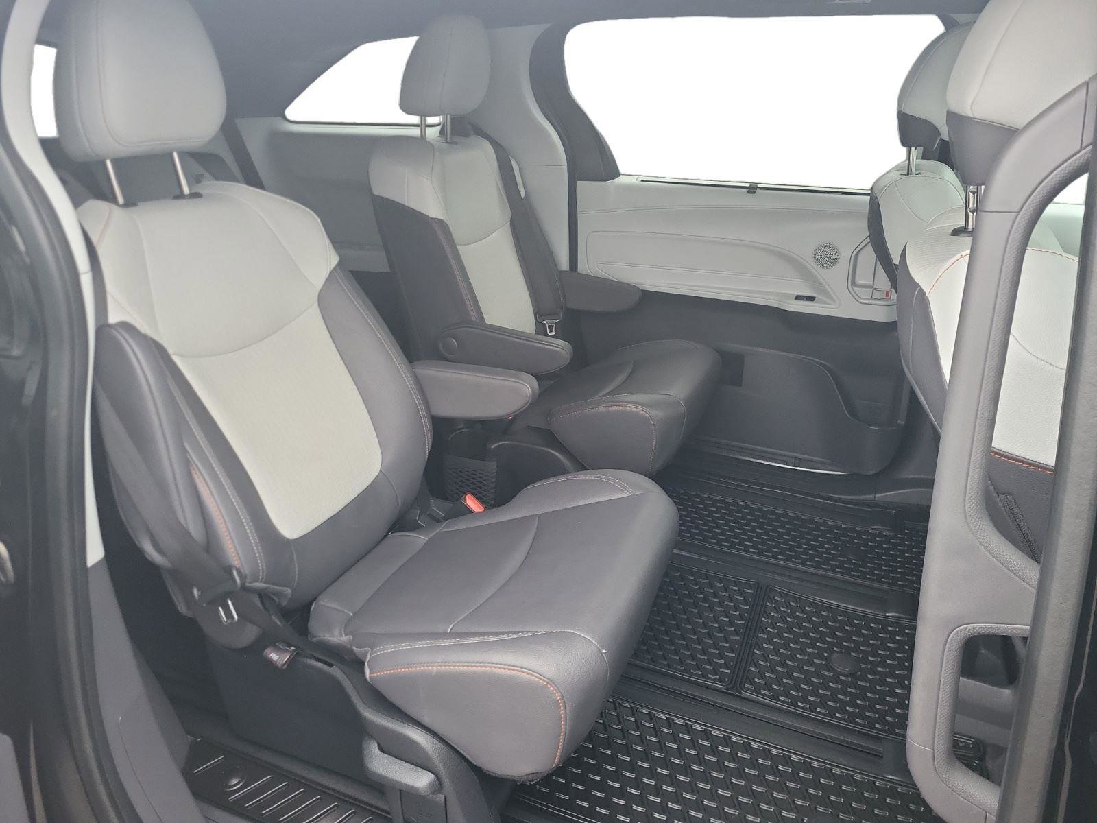 Used 2023 Toyota Sienna XLE image 25