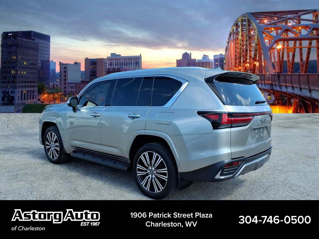 Used 2024 Lexus LX 600 4WD w/ Luxury Package image 5