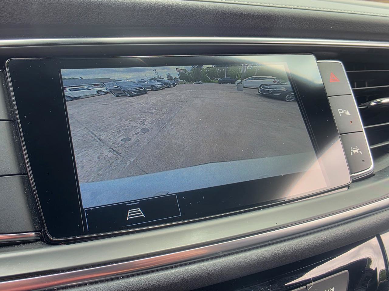 Used 2023 Buick Enclave Essence w/ Experience Buick Package FWD image 5