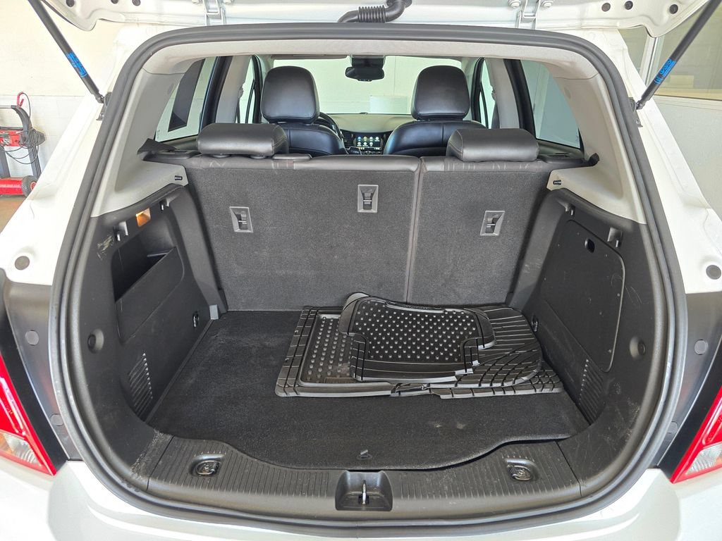 Used 2019 Chevrolet Trax LT w/ LT Convenience Package AWD/4WD image 28