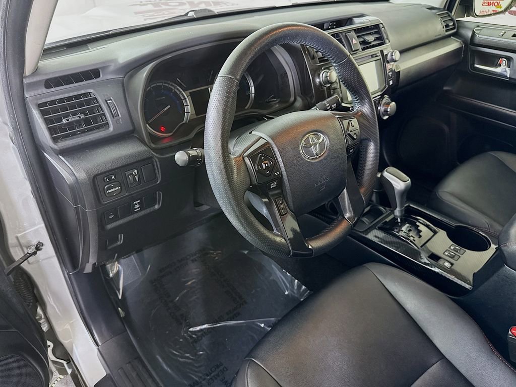 Used 2019 Toyota 4Runner TRD Off-Road Premium AWD/4WD image 18