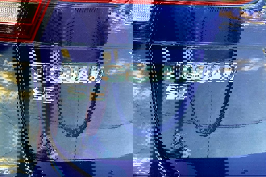 Certified 2021 Volkswagen Tiguan SE image 7