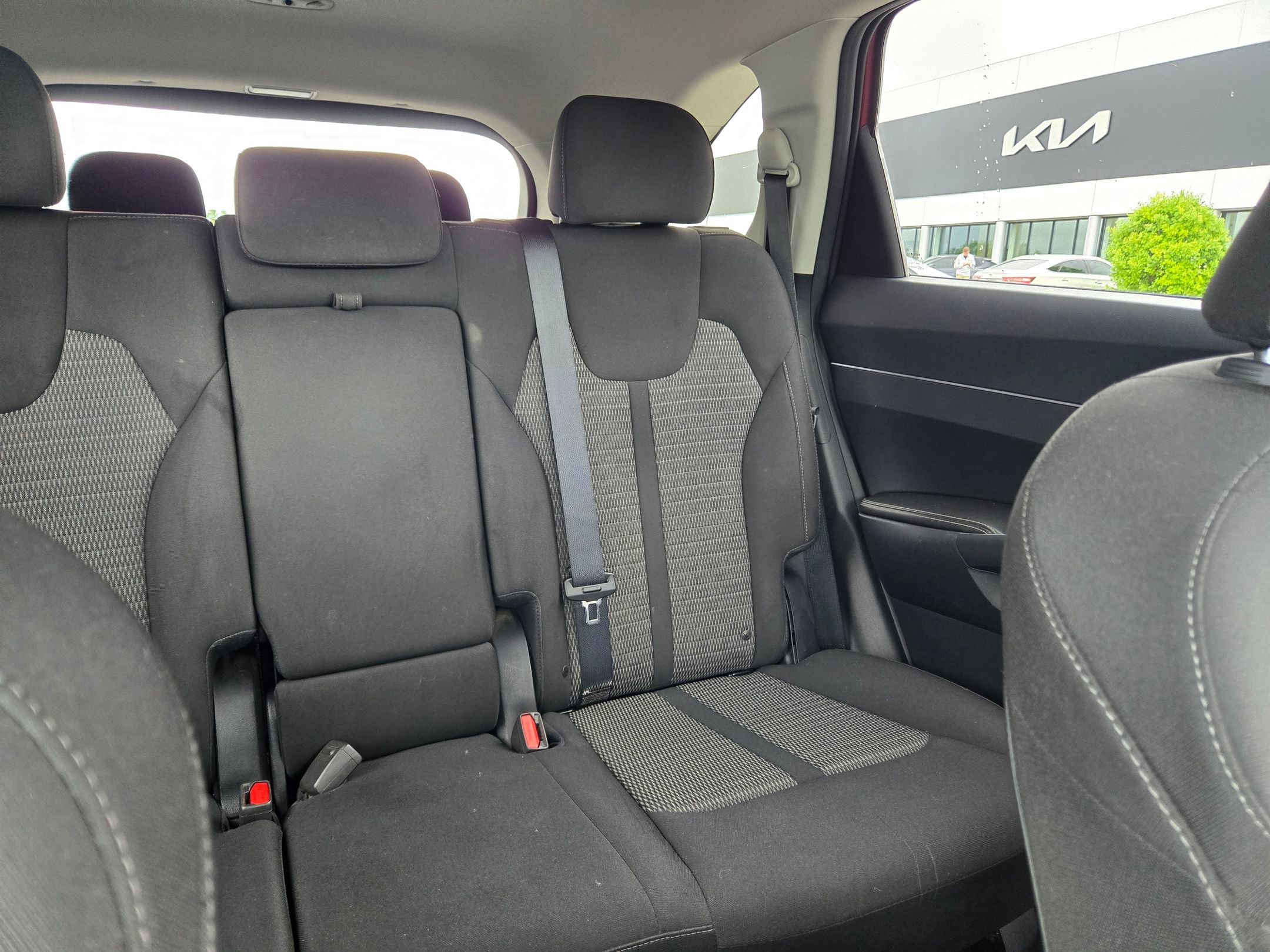 Used 2023 Kia Sorento LX FWD image 14